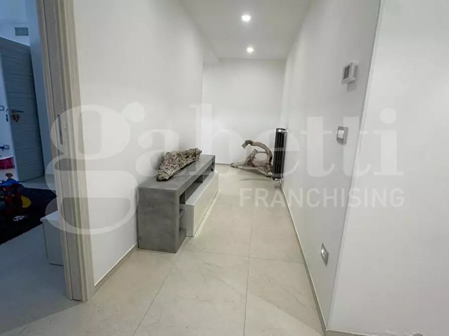 Immagine 5 di Appartamento in vendita  in Via Ten. F.sco Melpignano a Ostuni