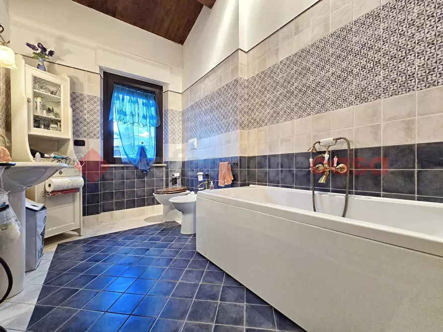 Immagine 29 di Villa in vendita  in Via Pistignano, 63 a Rieti