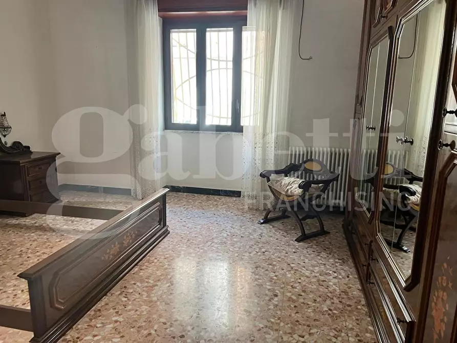 Immagine 18 di Palazzo in vendita  in Via CATULLO, 3 a Grottaglie