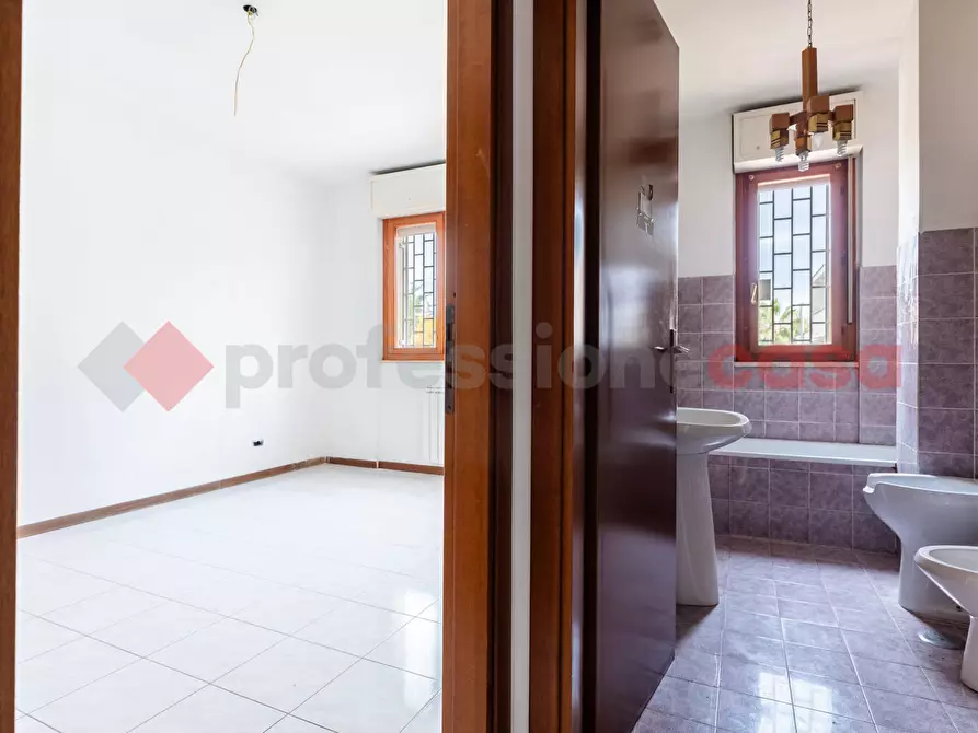 Immagine 33 di Appartamento in vendita  in Via Padre Elia Carosi a Roma