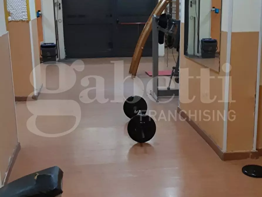 Immagine 8 di Magazzino in vendita  in Viale Dei Bizantini, 270 a Catanzaro