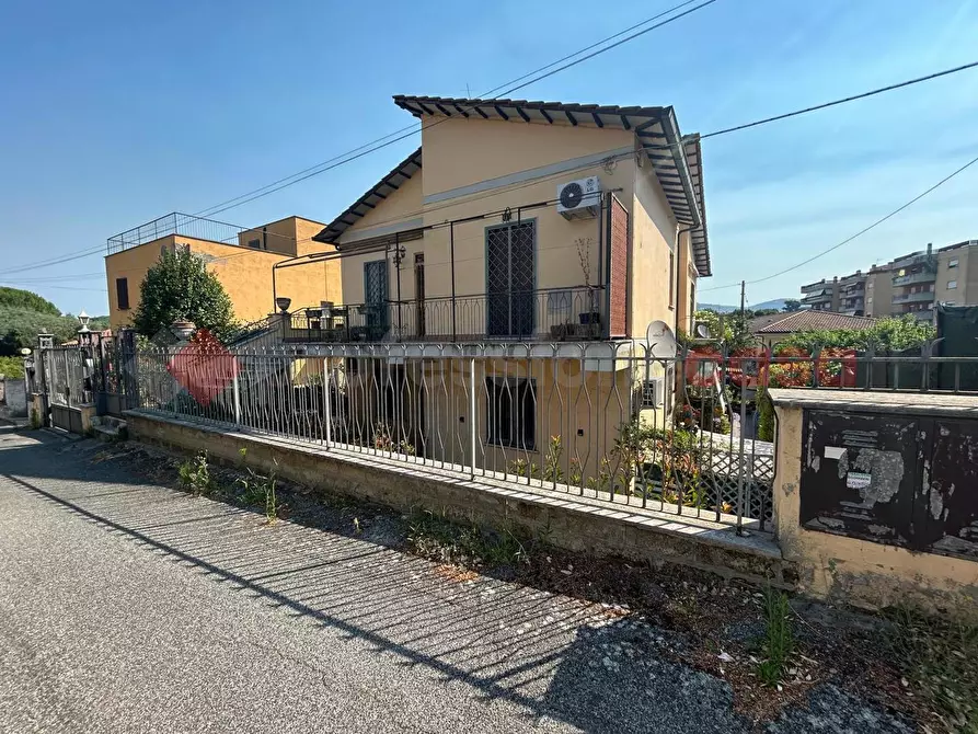 Immagine 2 di Appartamento in vendita  in Via Vecchia di Marino a Grottaferrata