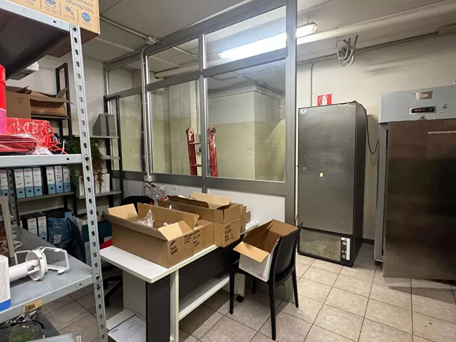 Immagine 18 di Negozio in vendita  in Via PISTOIESE, 209 a Firenze
