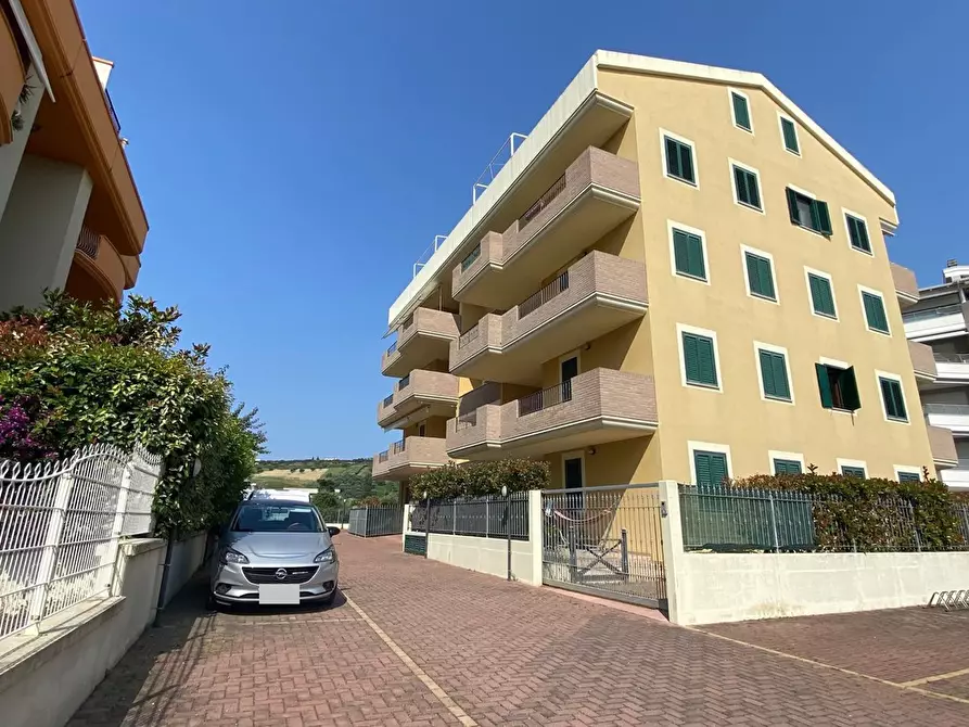 Immagine 2 di Box auto in vendita  in Via Carlo Goldoni, 16 a Tortoreto