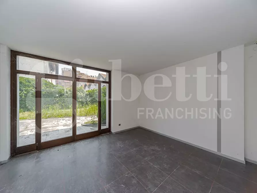 Immagine 36 di Ufficio in vendita  in Via Vezzani, 3 a Bernareggio