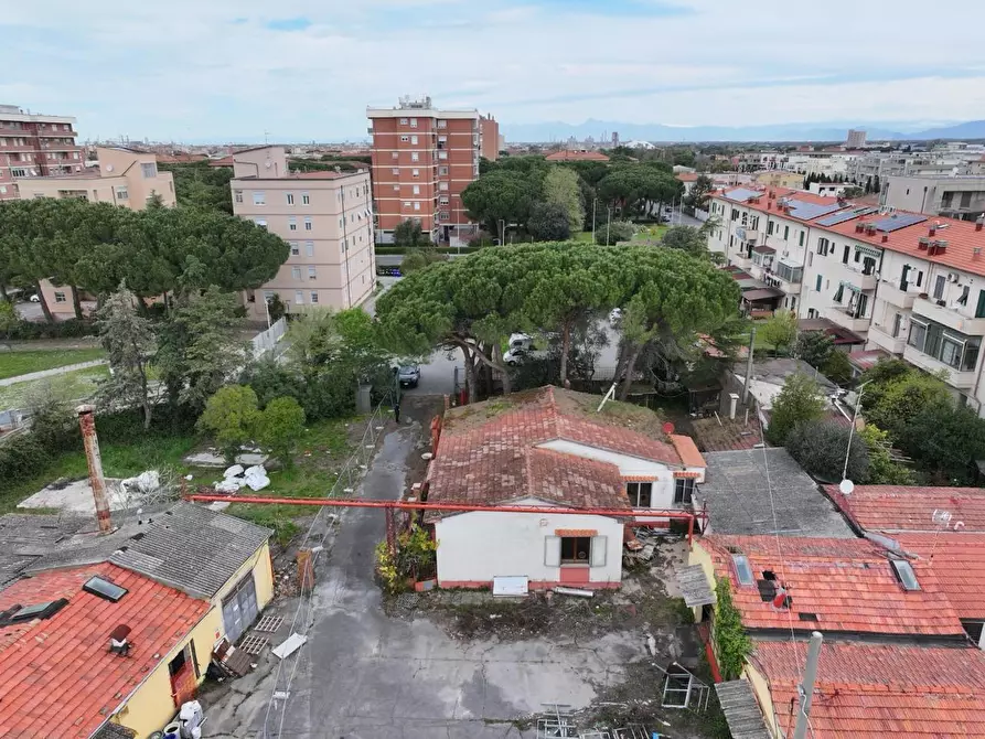 Immagine 2 di Casa indipendente in vendita  in Via delle Erbe, 14 a Livorno