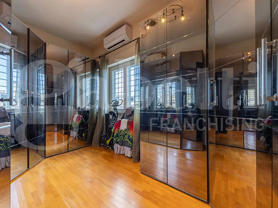 Immagine 31 di Attico in vendita  in Via Pietro Maffi, 144 a Roma