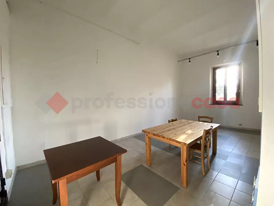 Immagine 2 di Negozio in affitto  in Via Masini a Castelfiorentino