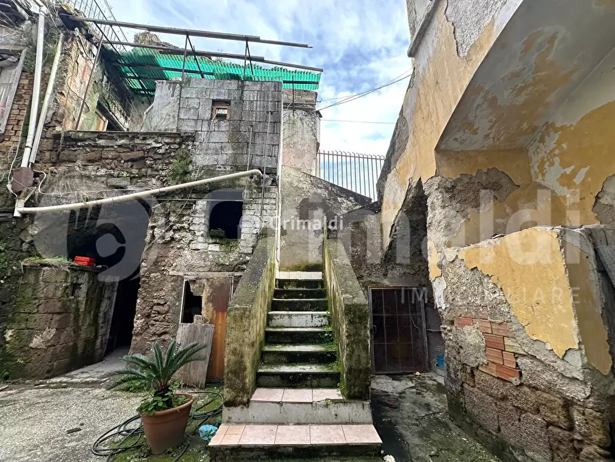 Immagine 3 di Palazzo in vendita  in Via Gabriele D'Annunzio, 12 a Acerra