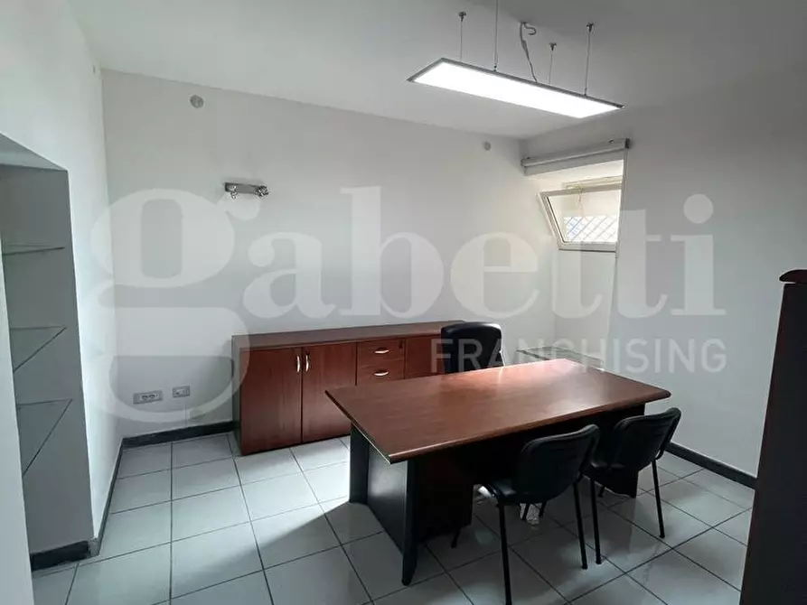 Immagine 8 di Ufficio in affitto  in Via Fusco, 10 a Torre Annunziata