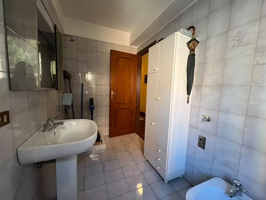 Immagine 11 di Ufficio in vendita  in Via DELLE ORCHIDEE, 2 a Rieti
