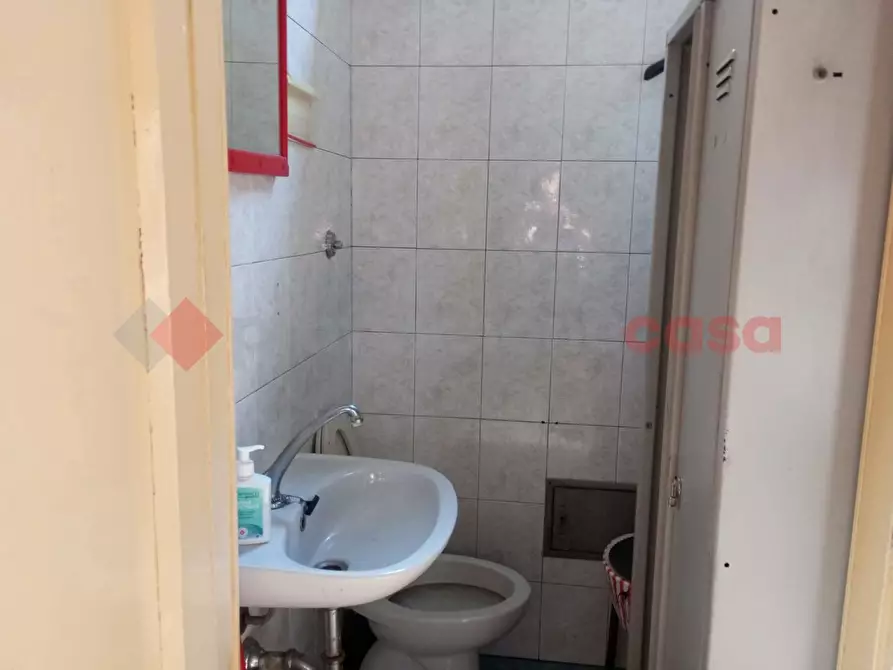 Immagine 5 di Negozio in vendita  in Via TORCICODA a Firenze