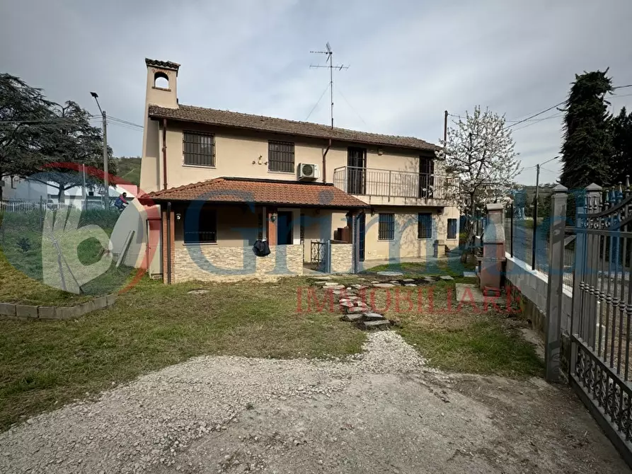 Immagine 1 di Villa in vendita  in Via VALLE SCUROPASSO, SNC a Cigognola