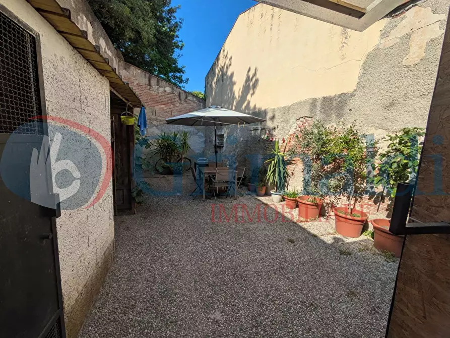 Immagine 32 di Magazzino in vendita  in Via del Testaio a Livorno