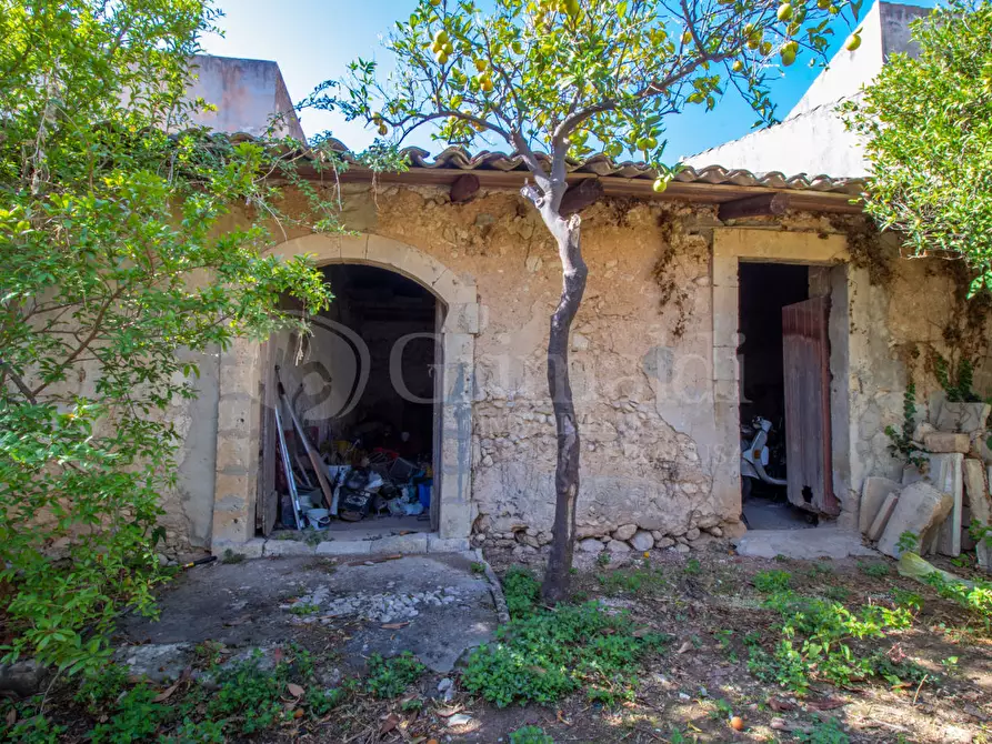 Immagine 2 di Rustico / casale in vendita  in Via GIUSTI, 1 a Avola
