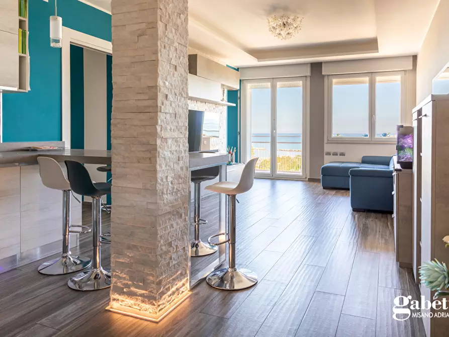 Immagine 1 di Appartamento in vendita  in Via Francia a Cattolica