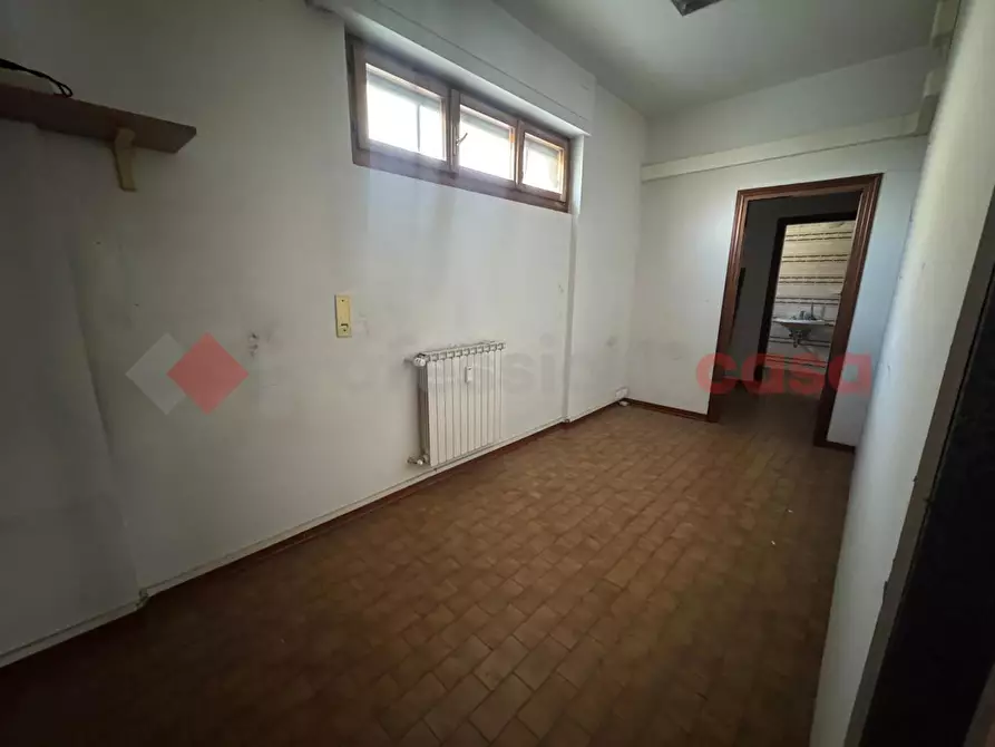 Immagine 6 di Negozio in affitto  in Via MARIO MOROSI, 24/26/28 a Firenze