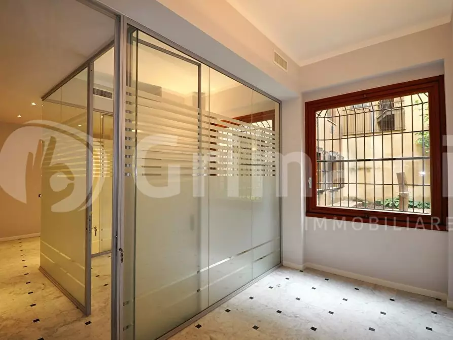 Immagine 11 di Ufficio in affitto  in Via Foro Buonaparte, 12 a Milano