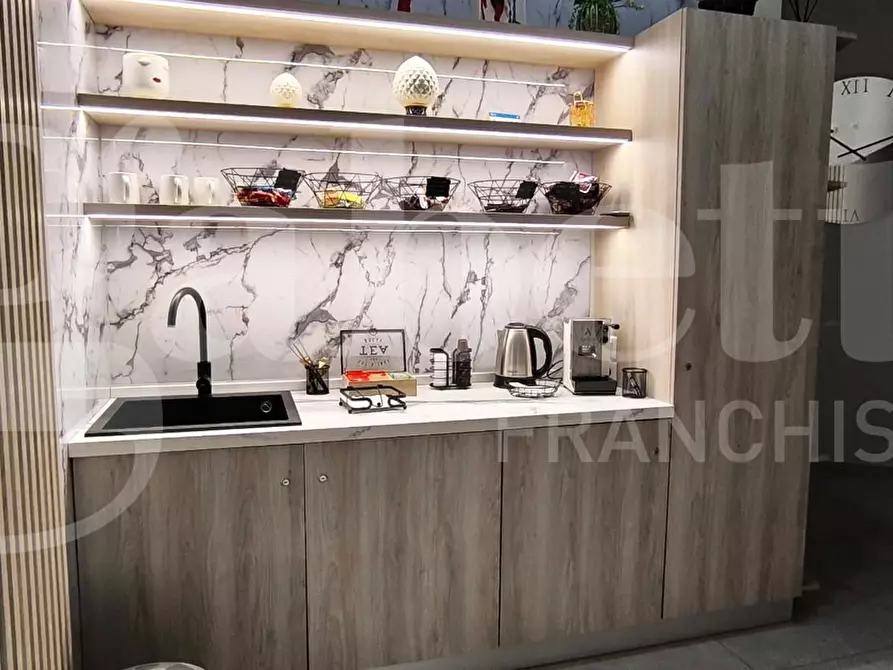 Immagine 2 di Appartamento in vendita  in Corso Garibaldi a Napoli