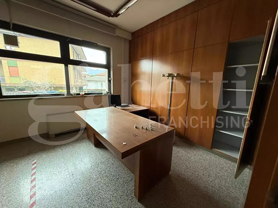 Immagine 11 di Negozio in vendita  in Via LAMA, 23 a Rieti