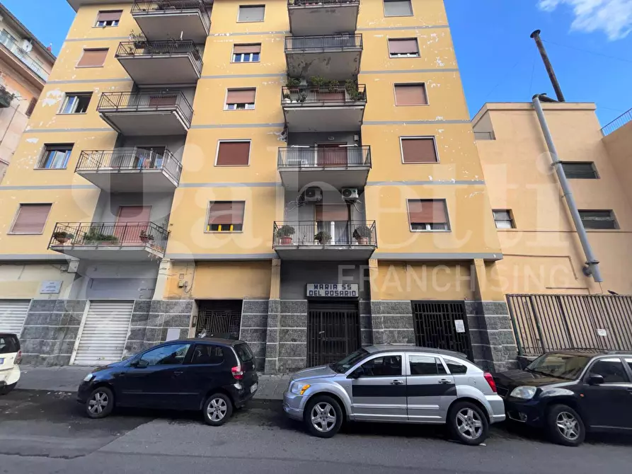Immagine 3 di Negozio in vendita  in Via Calata Capodichino a Napoli