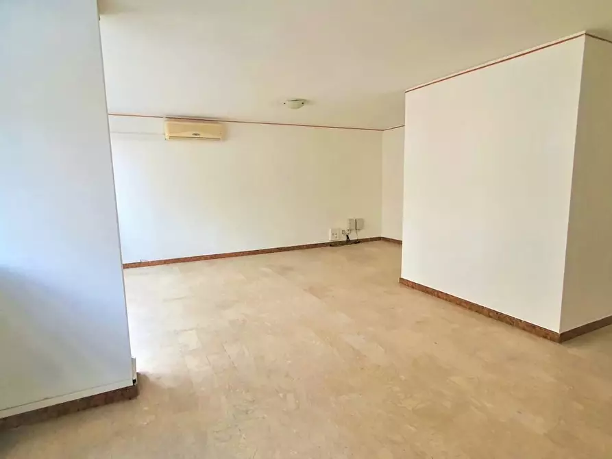 Immagine 7 di Appartamento in vendita  in Corso Alberto Amedeo, 74 a Palermo