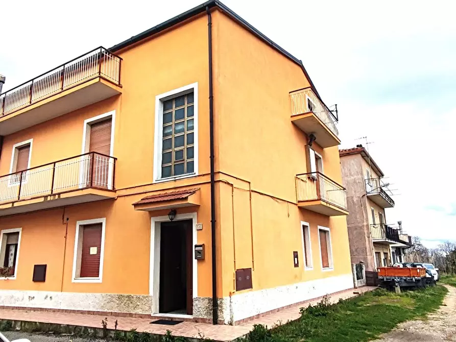 Immagine 2 di Appartamento in vendita  in Via C. BATTISTI, 38 a Girifalco