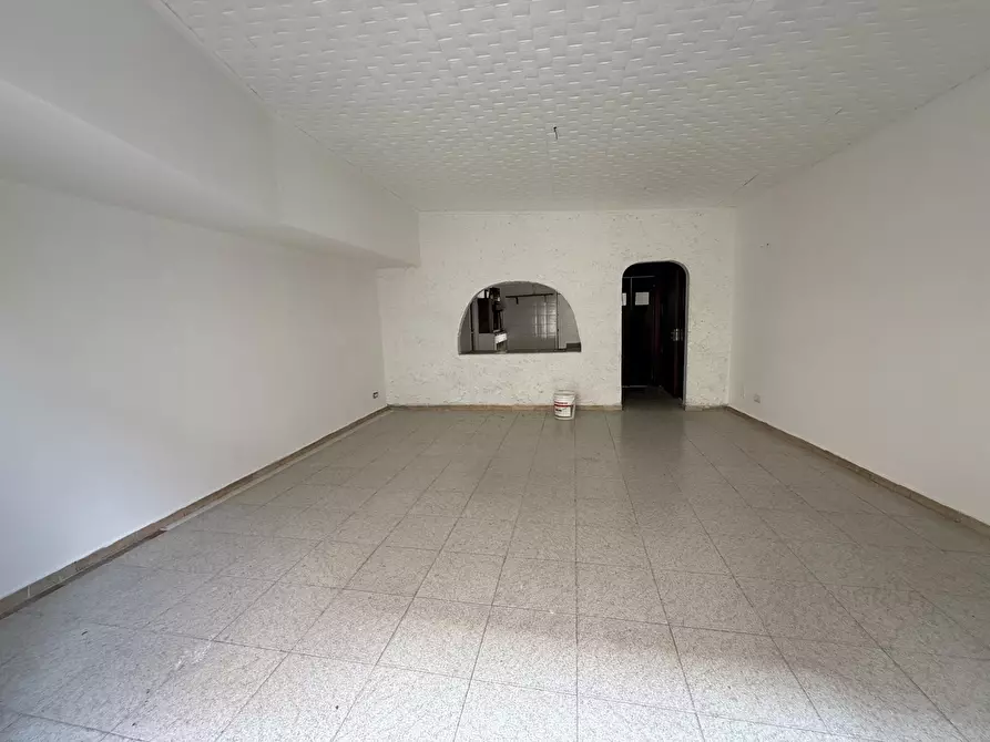 Immagine 2 di Negozio in vendita  in Vico FRANCESCO ACRI, 2 a Catanzaro