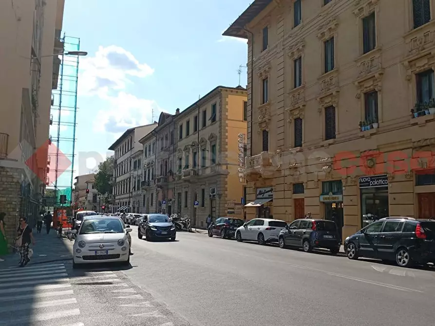 Immagine 10 di Negozio in vendita  in Via MARCONI a Firenze