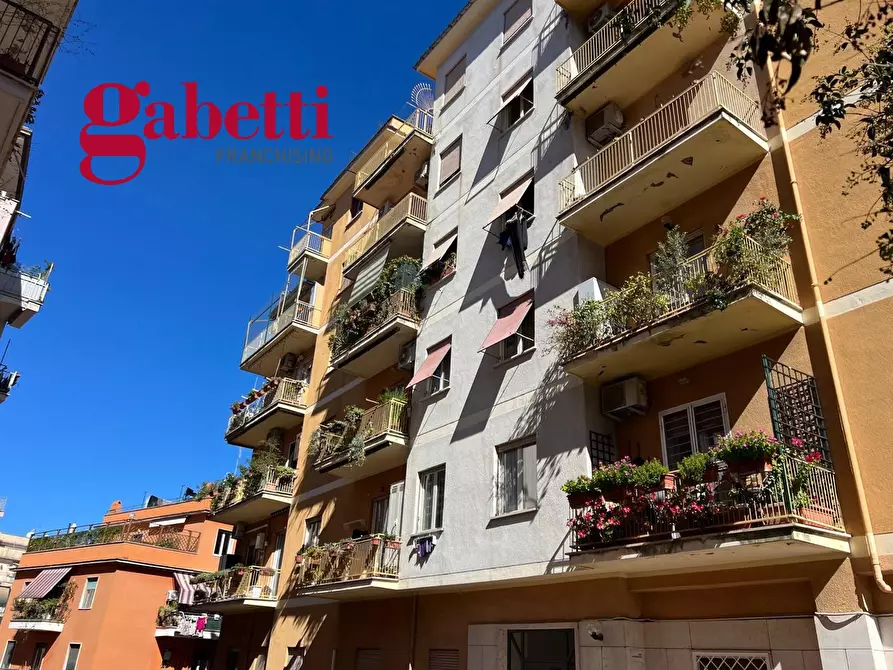 Immagine 1 di Appartamento in vendita  in Via Fabiola, 9 a Roma