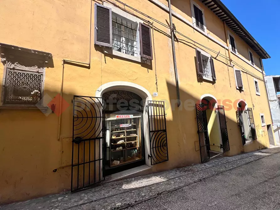 Immagine 3 di Negozio in vendita  in Via PONZIANINA a Spoleto
