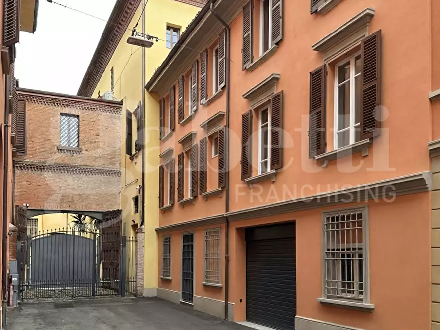 Immagine 5 di Appartamento in vendita  in Vicolo Carega, 3 a Bologna