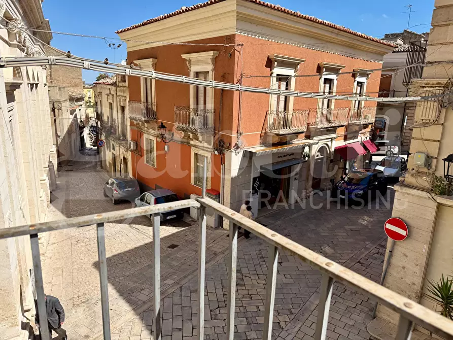 Immagine 12 di Terratetto in vendita  in Via PRINCIPE DI CARIGNANO, 90 a Comiso