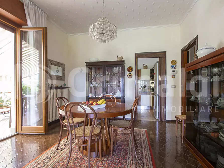 Immagine 10 di Albergo/B&B/Residence in vendita  in Via Besozzo, 12 a Mercallo