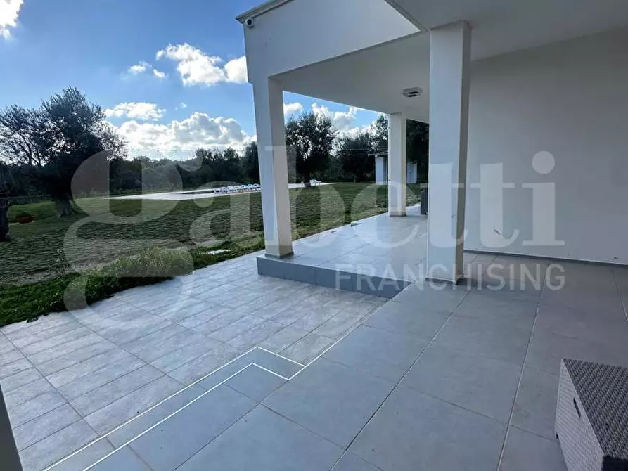 Immagine 25 di Villa in vendita  in Contrada Monticello a Carovigno