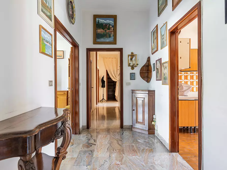 Immagine 27 di Appartamento in vendita  in Viale Roma, 13 a Bologna