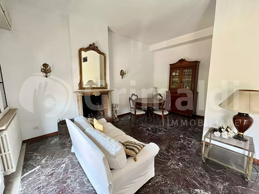 Immagine 4 di Appartamento in vendita  in Via DEMOCRAZIA, 1250 a Massa