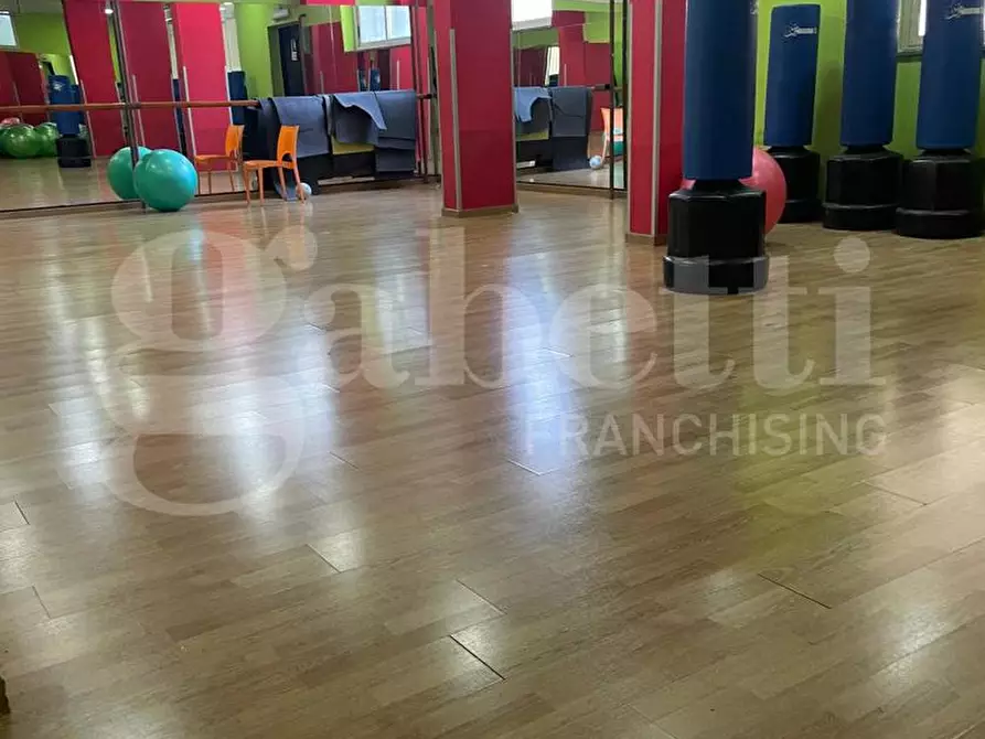 Immagine 9 di Attività commerciale in vendita  in Via A. Santillo, 10 a Orta Di Atella