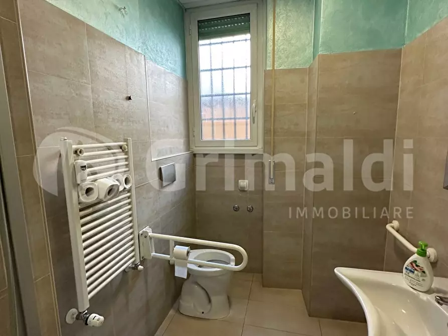 Immagine 2 di Attività commerciale in vendita  in Via Giovanni Pezzotti, 10 a Milano