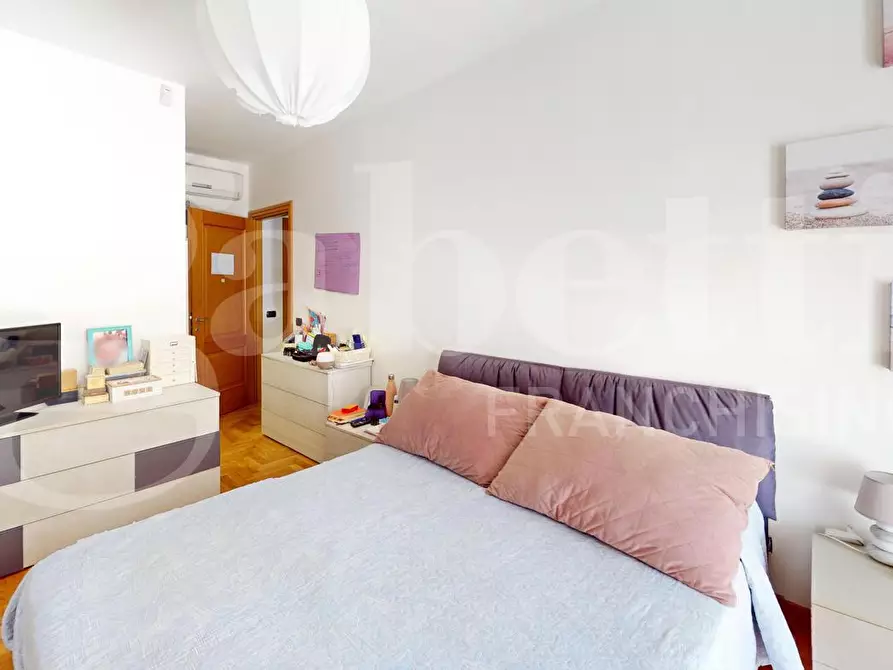 Immagine 29 di Appartamento in vendita  in Via Riva Ligure, 44 a Roma