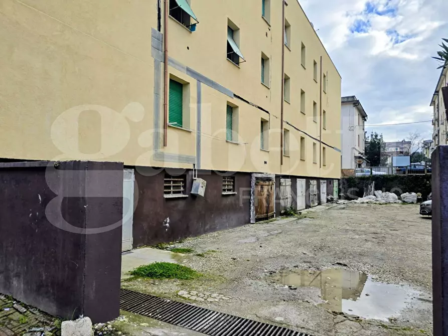 Immagine 2 di Box auto in vendita  in Corso Garibaldi, 89 a Colleferro