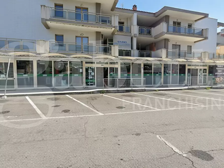 Immagine 1 di Locale commerciale in vendita  in Via Ancora, 18/22 a Ladispoli