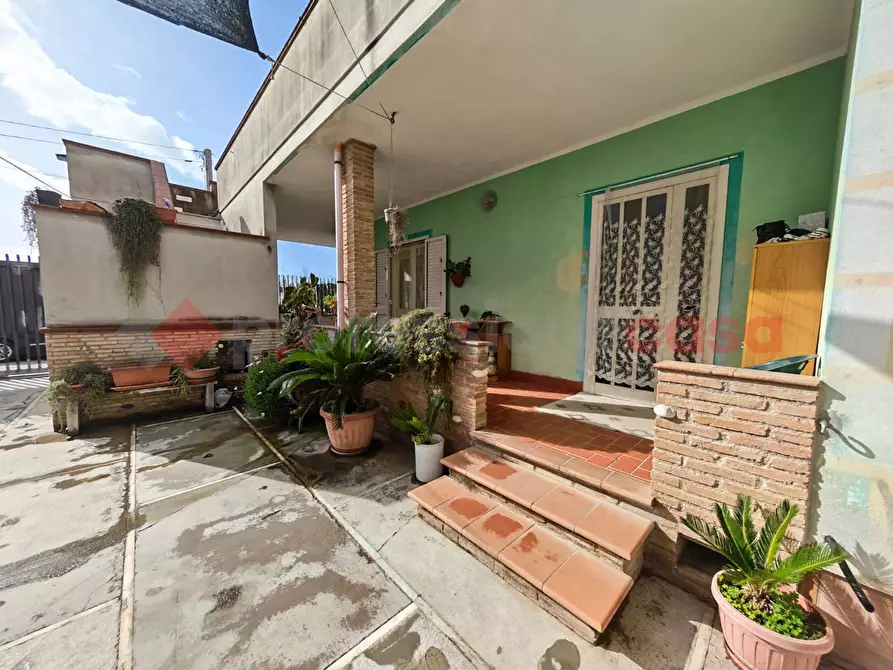 Immagine 4 di Casa indipendente in vendita  in Via bovio, snc a Mondragone