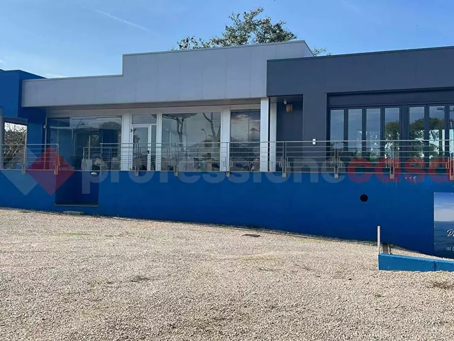 Immagine 30 di Negozio in affitto  in Via PONTINA, 148 a Terracina