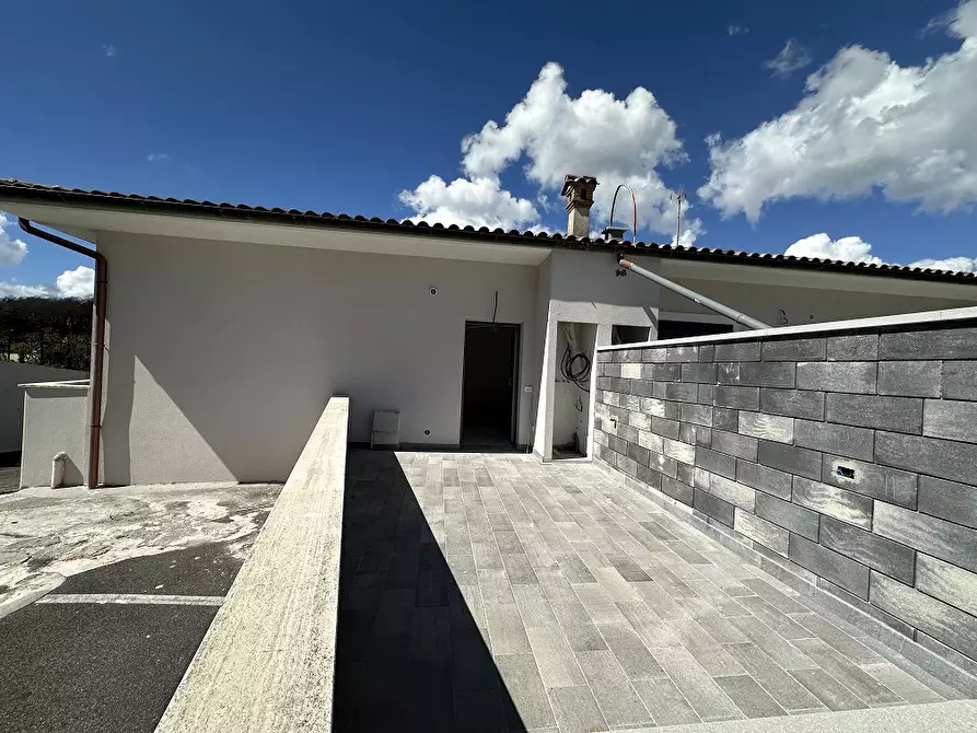 Immagine 2 di Terratetto in vendita  in Via DEI PLATANI, 00 a Manziana