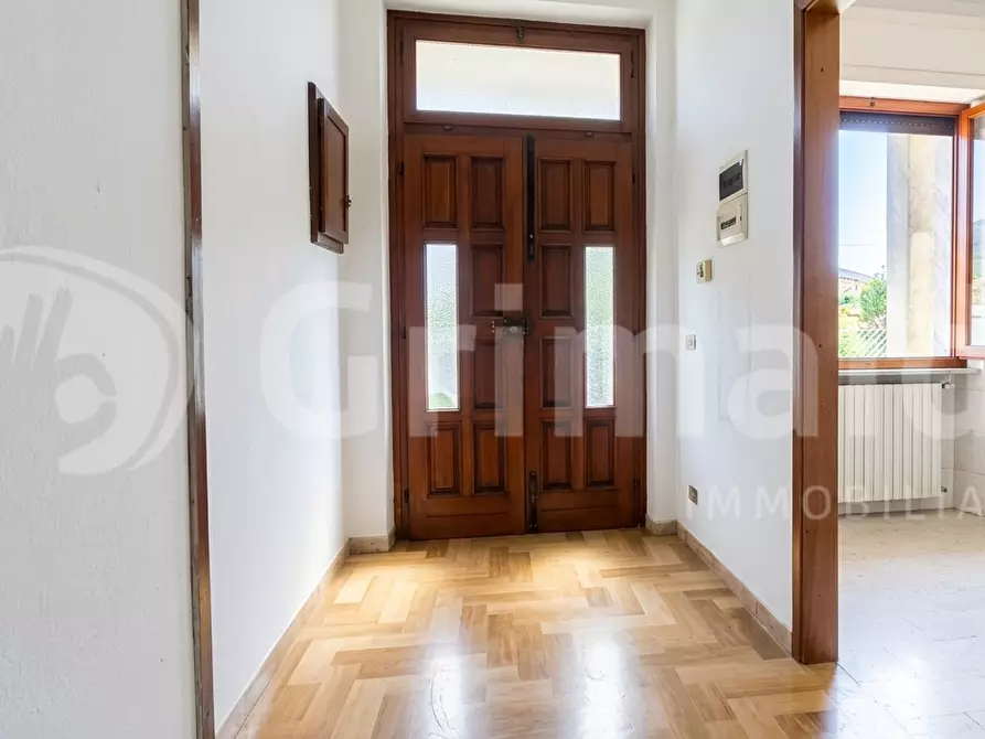 Immagine 3 di Appartamento in vendita  in Via CHIUSA, 38 a Massa