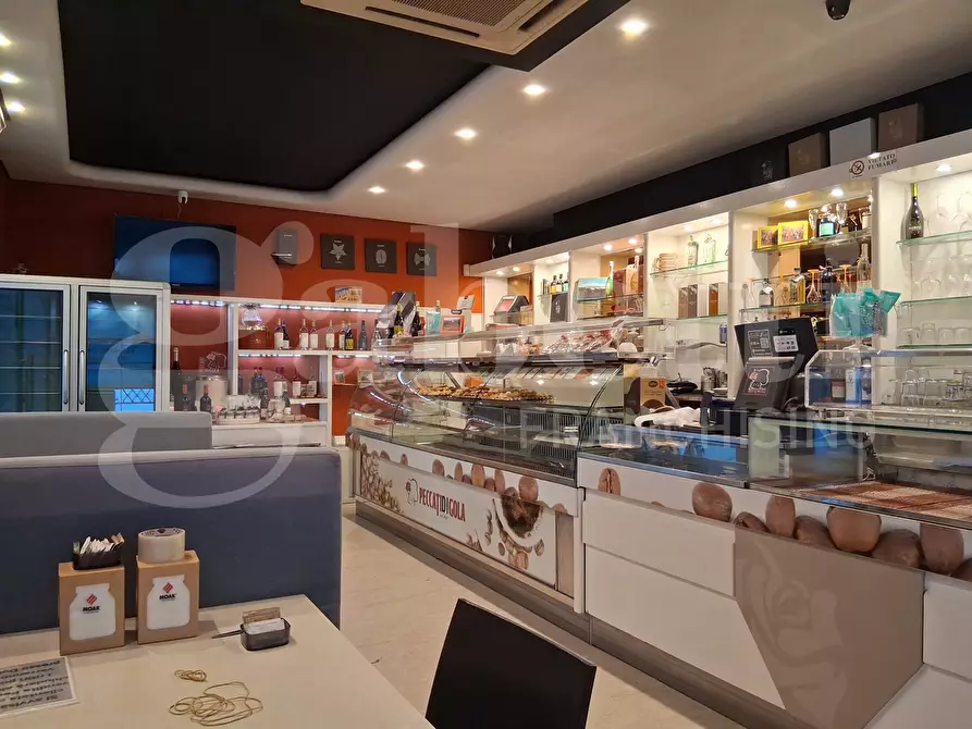 Immagine 3 di Bar / Ristorante in vendita  in Viale Europa, 114 - 116 a Ragusa