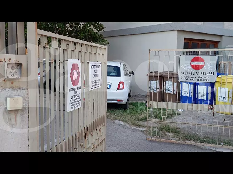 Immagine 10 di Box auto in vendita  in Via Parini, 65 a Lecce
