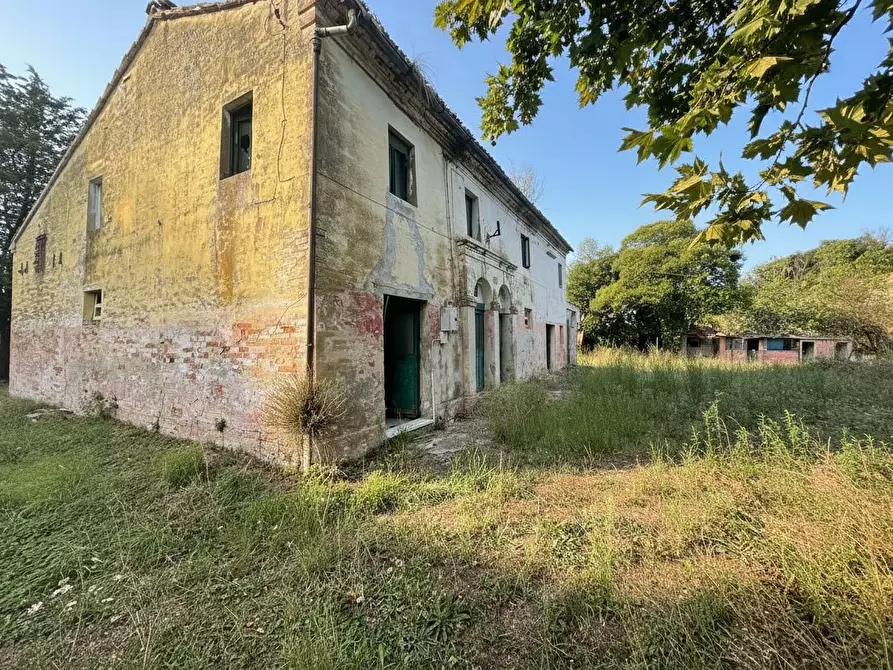 Immagine 3 di Rustico / casale in vendita  in Contrada Potenza, 33 a Macerata