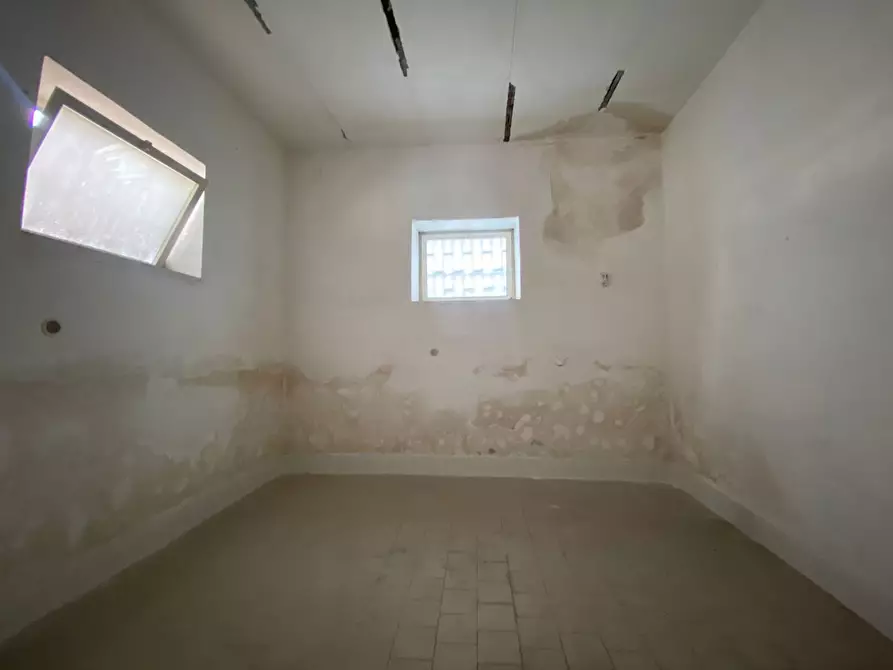 Immagine 8 di Magazzino in vendita  in Via Bruno Buozzi, 17 a San Giorgio A Cremano